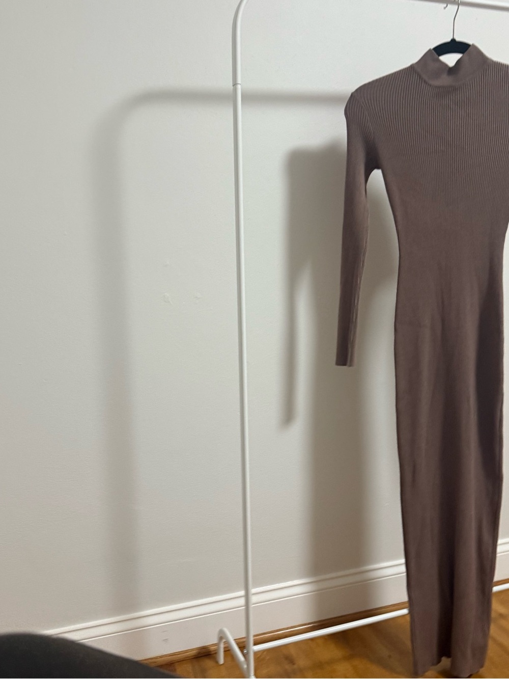 Missguided + Brown Ribbed Long-Sleeve Maxi Dress